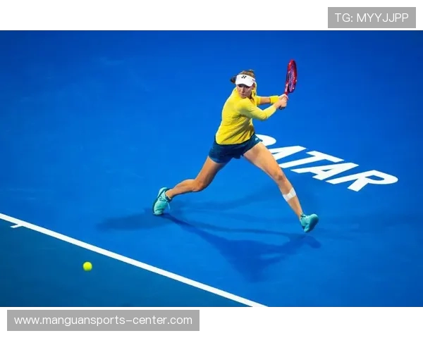 温网首日创 32.3℃历史高温！斯瓦泰克训练汗如雨下